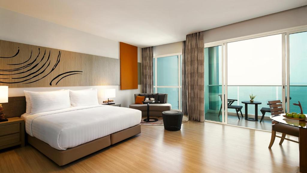 هتل Mövenpick Siam Hotel Na Jomtien Pattaya پاتایا