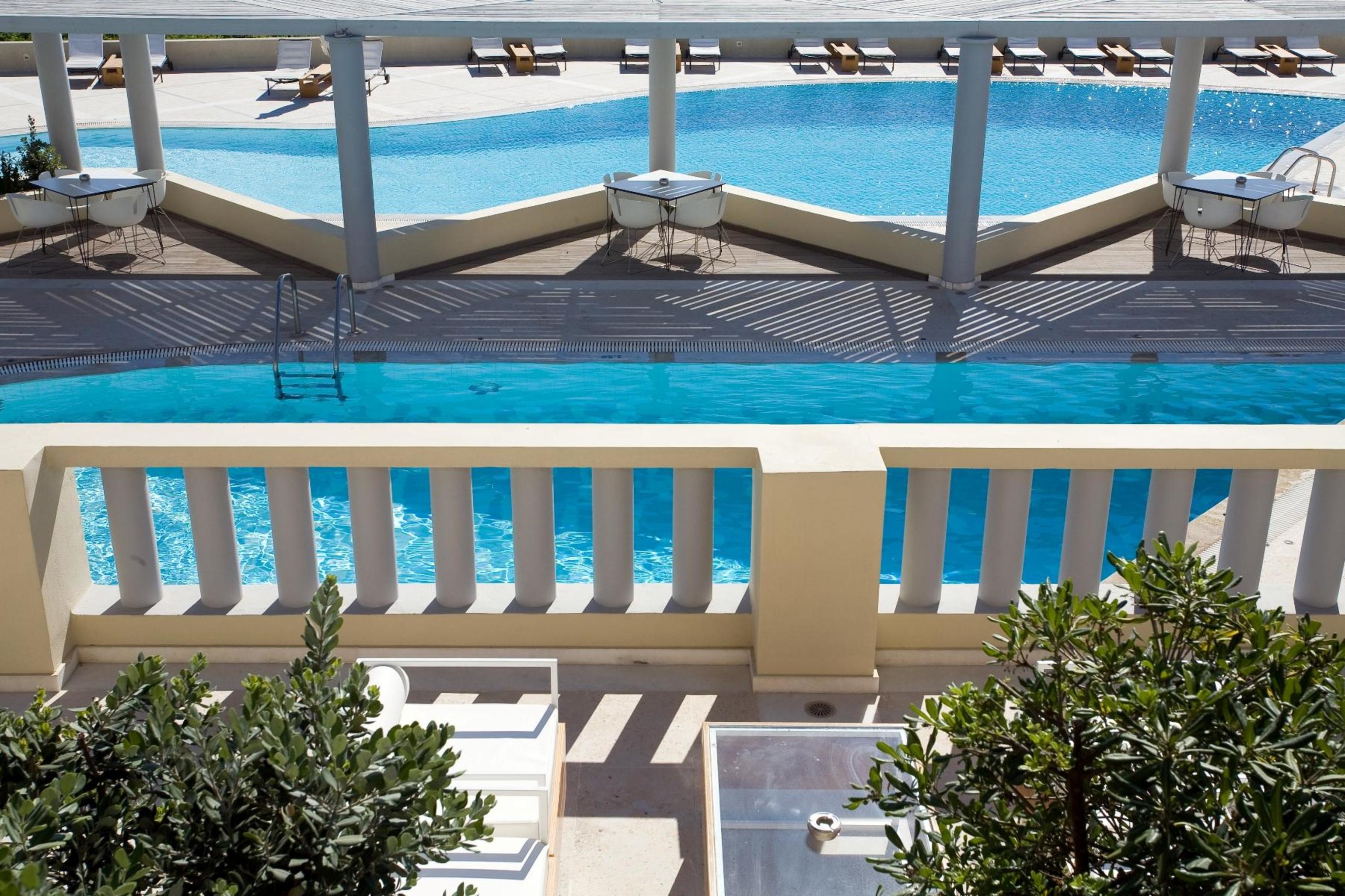 هتل The Majestic Hotel Thira (Fira)