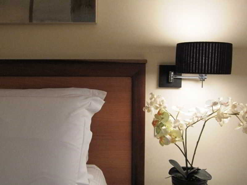 هتل Aenea Superior Inn رم