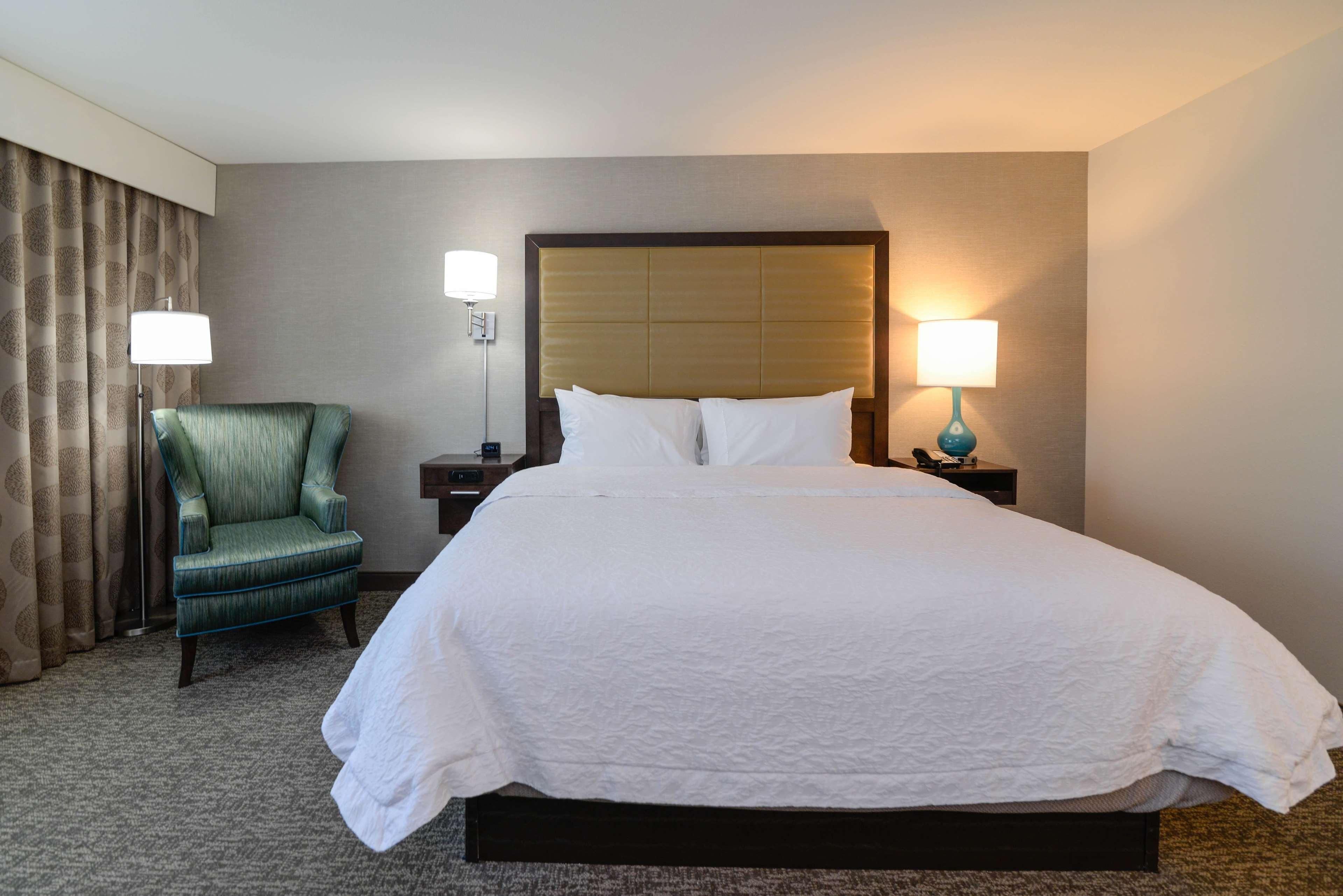 هتل Hampton Inn Brighton برایتون