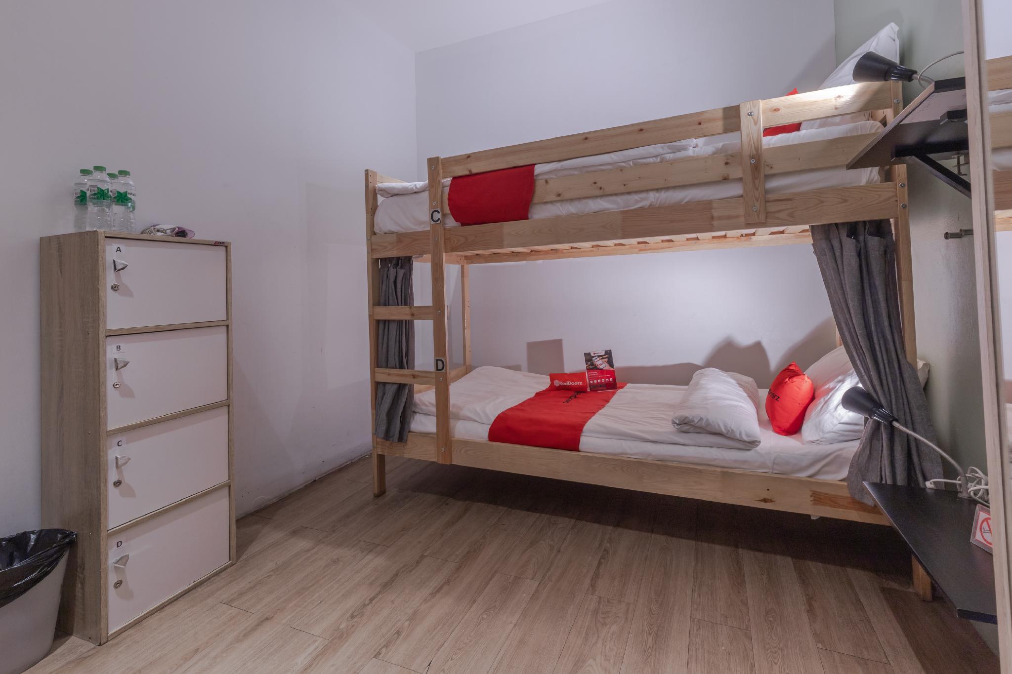 هتل Folk Poshtel Bangkok بانگکوک