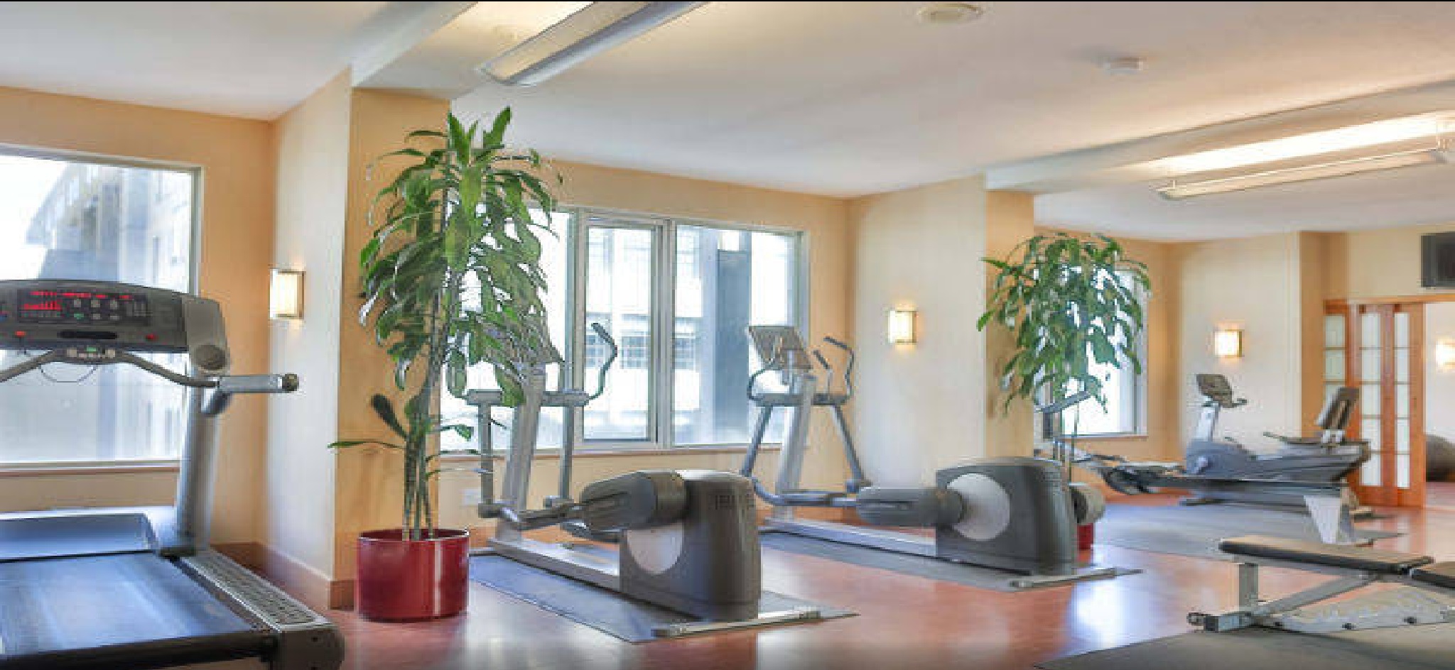 هتل Delta Hotels Vancouver Downtown Suites ونکوور