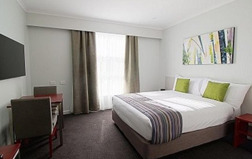 هتل Abode Narrabundah Canberra