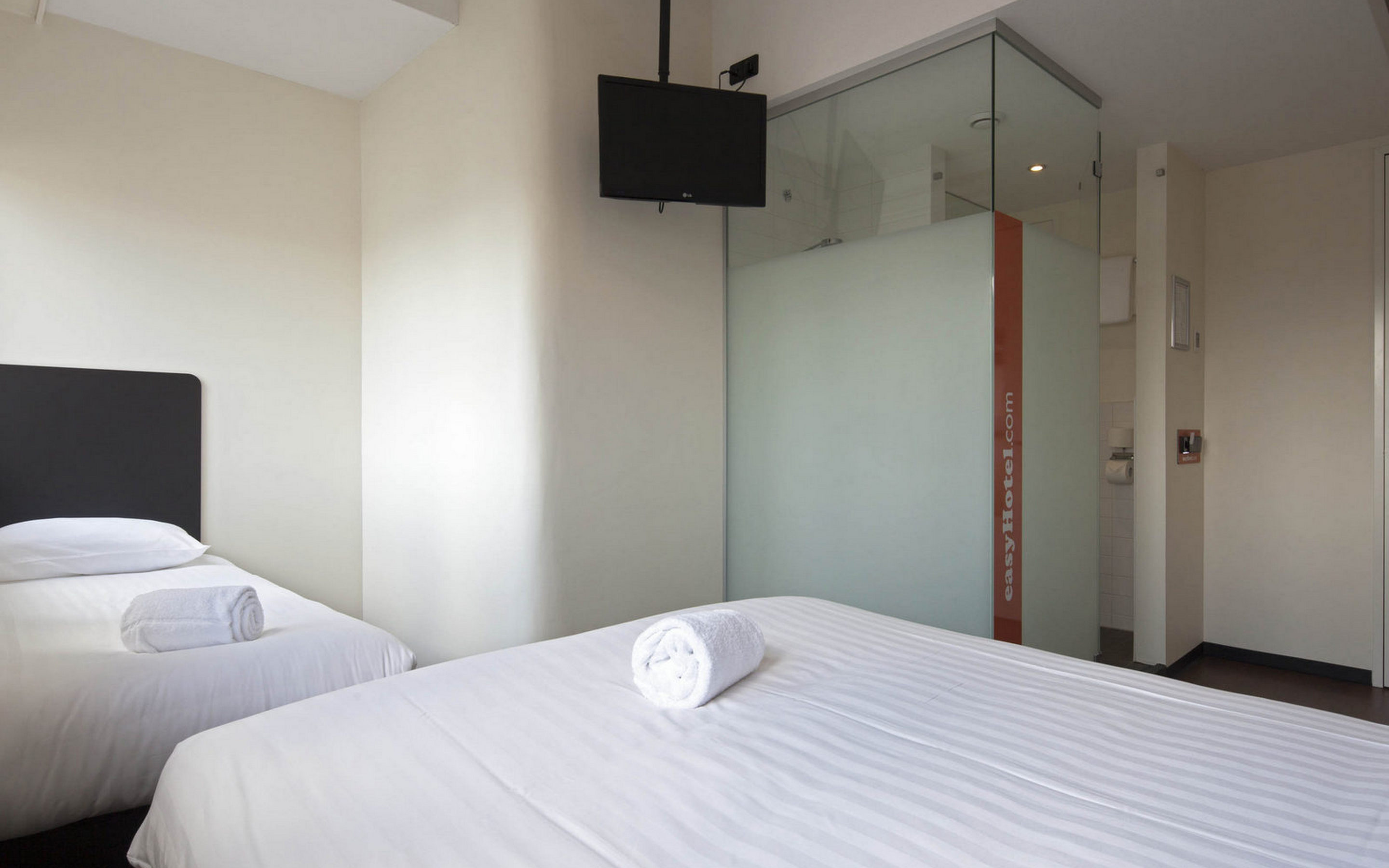 هتل easyHotel Den Haag City Centre The Hague