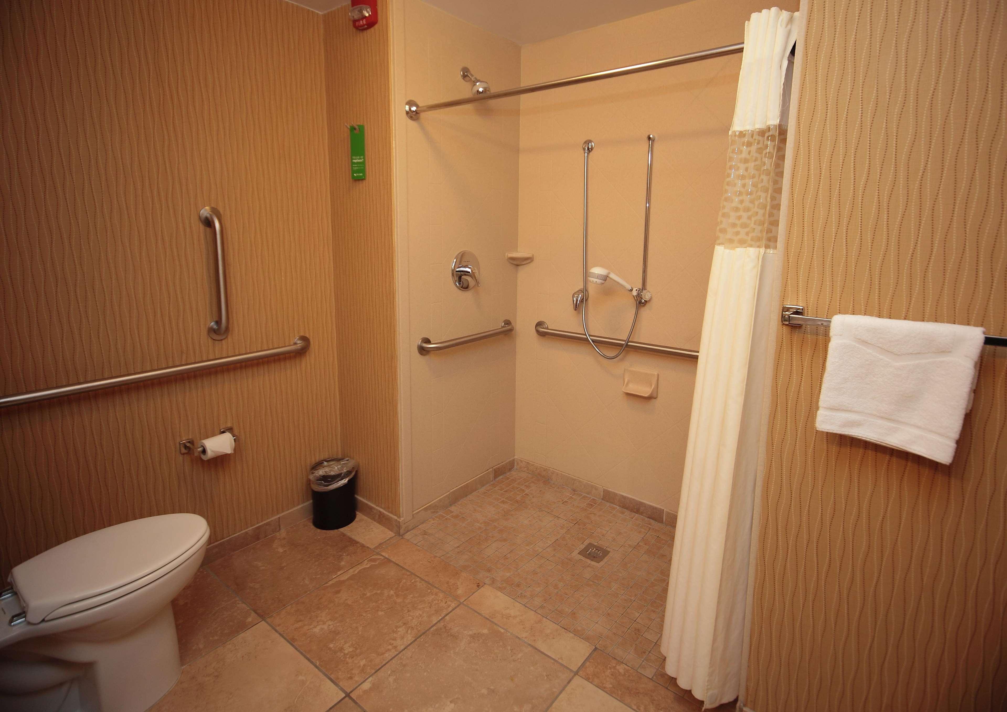 هتل Hampton Inn Milan میلان