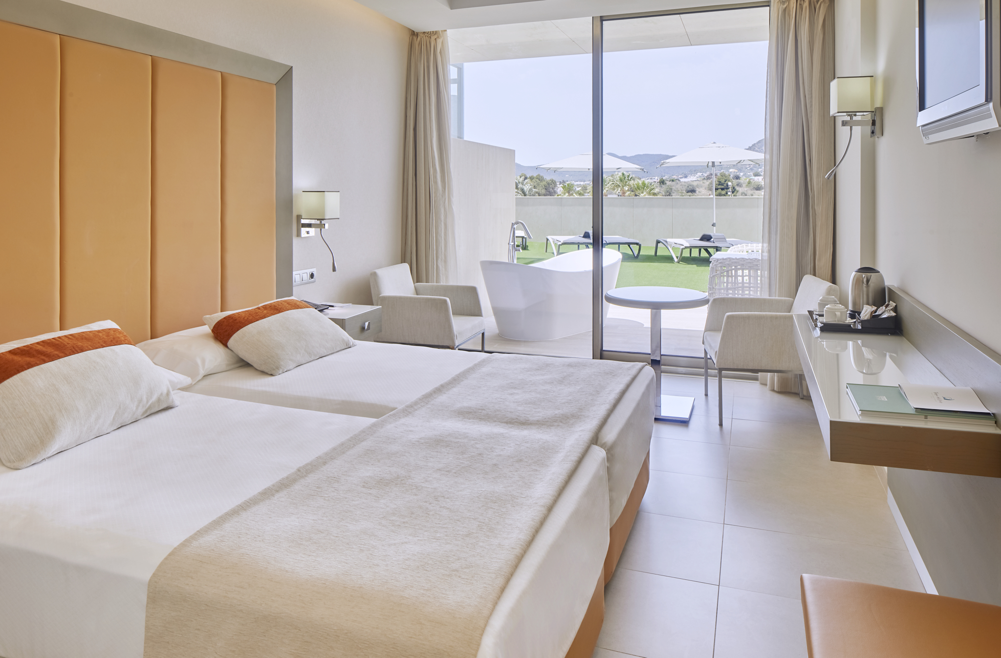 هتل Hotel Torre del Mar Playa d'en Bossa