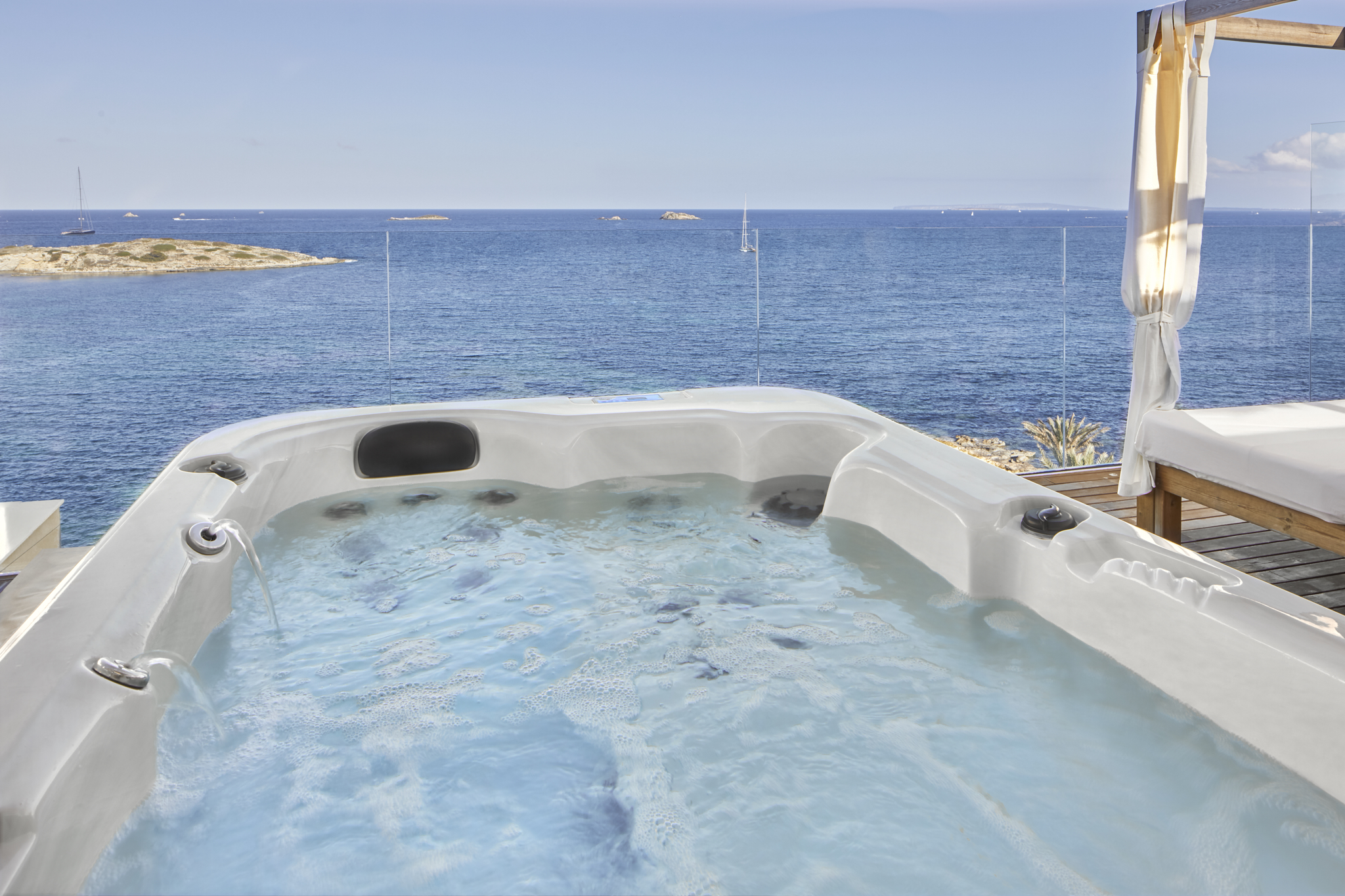 هتل Hotel Torre del Mar Playa d'en Bossa