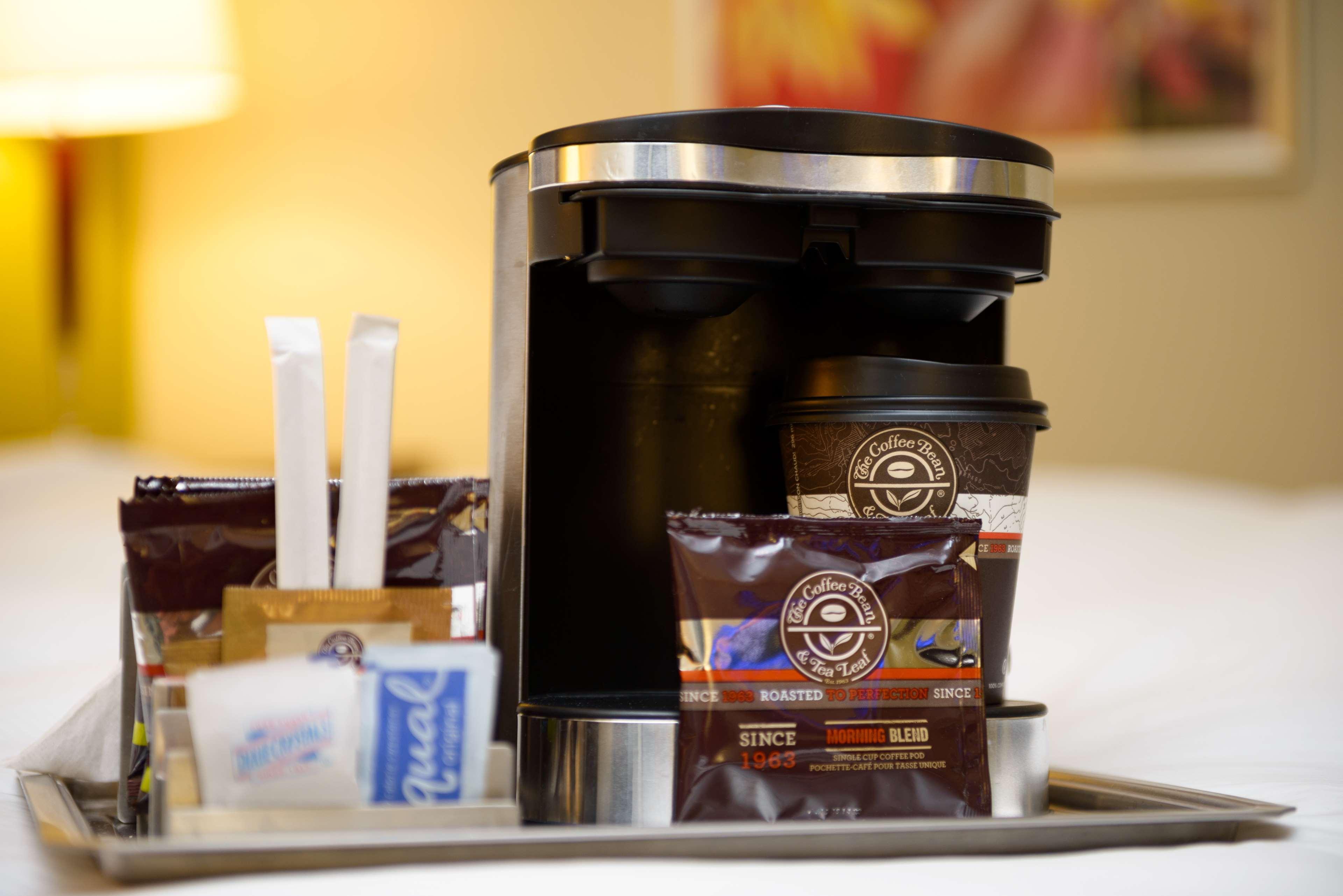 هتل Hilton Woodland Hills Woodland Hills