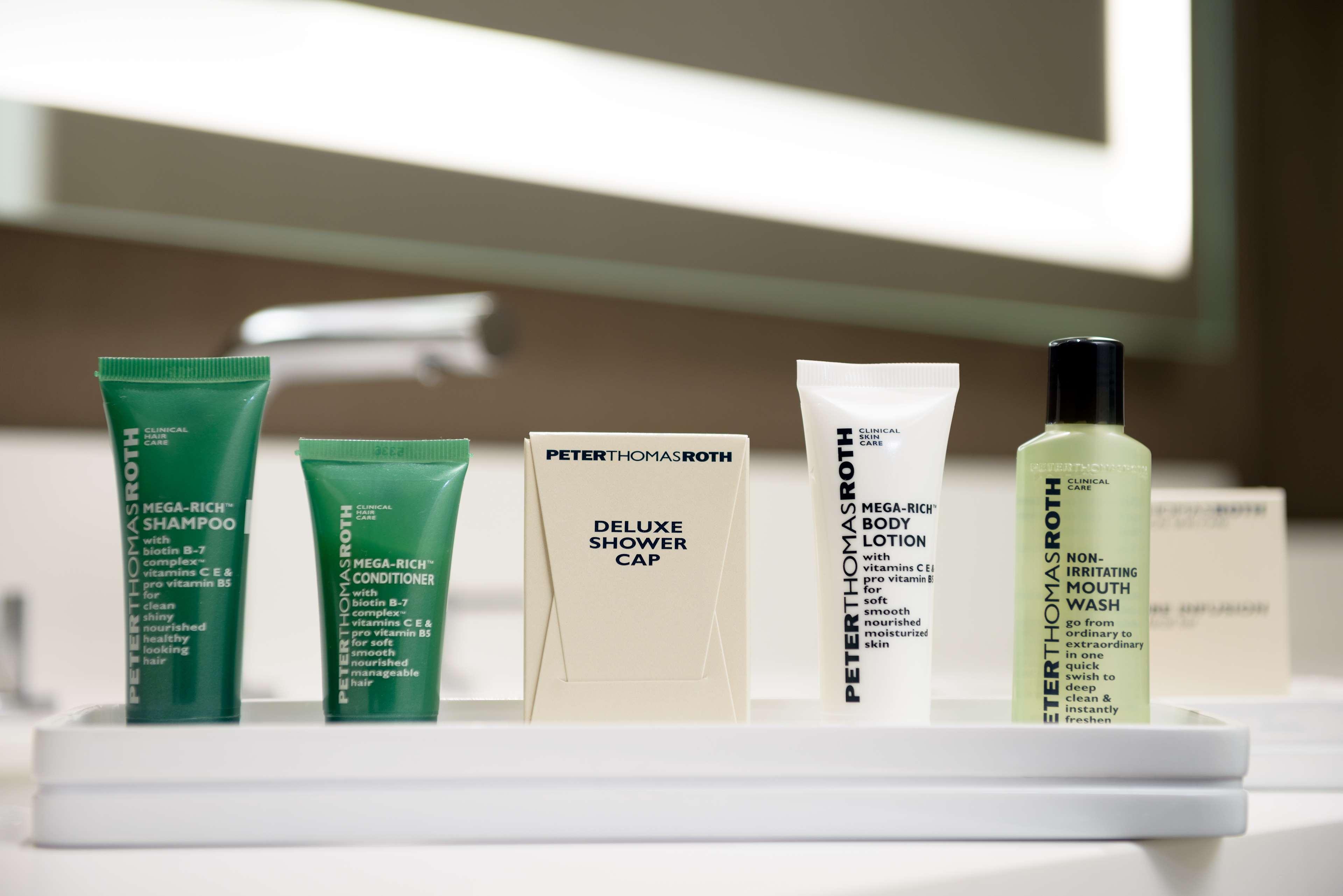 هتل Hilton Woodland Hills Woodland Hills