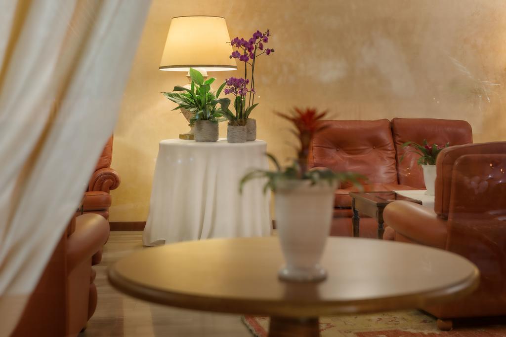 هتل Astura Palace نتونو