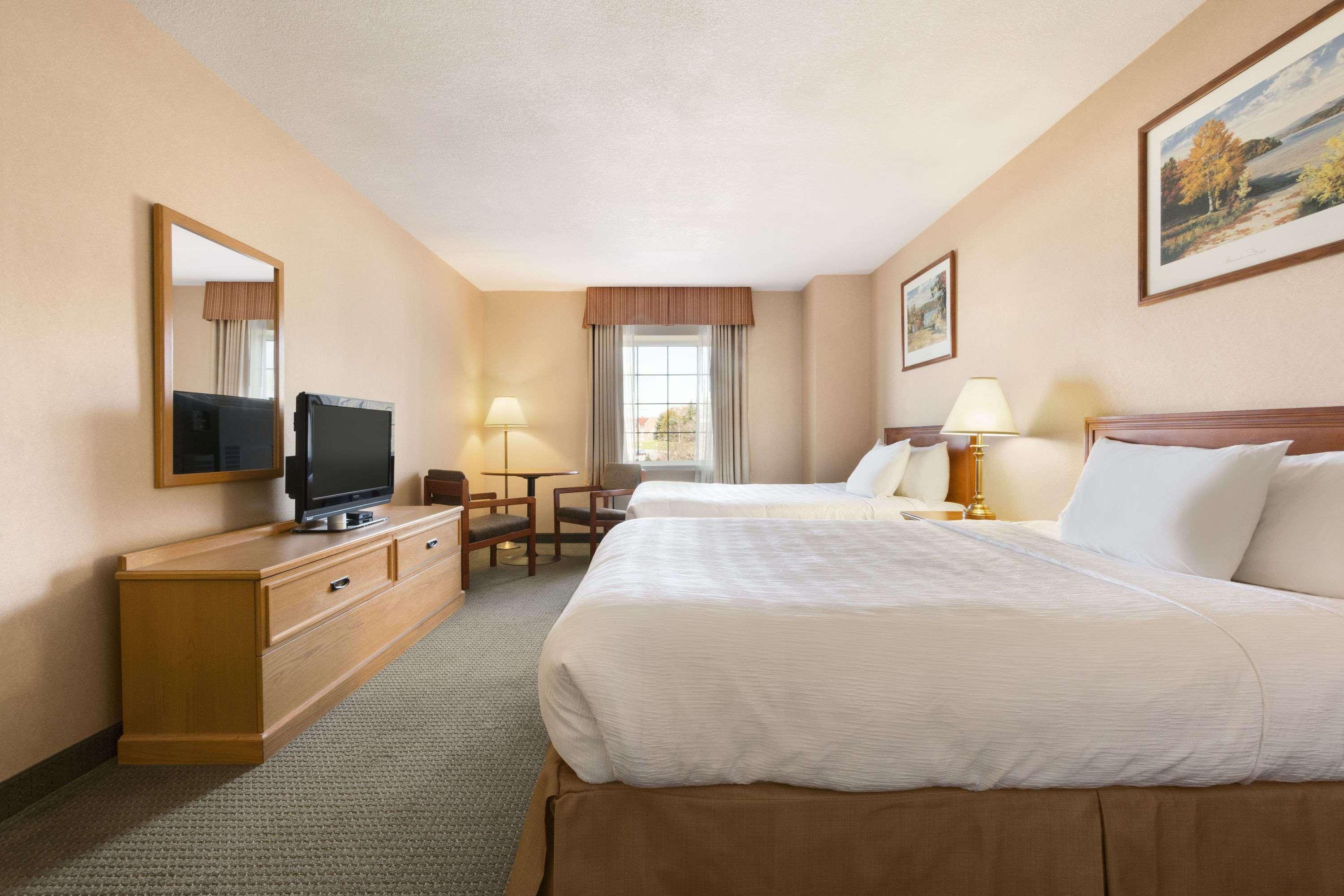 هتل Days Inn by Wyndham Guelph Guelph