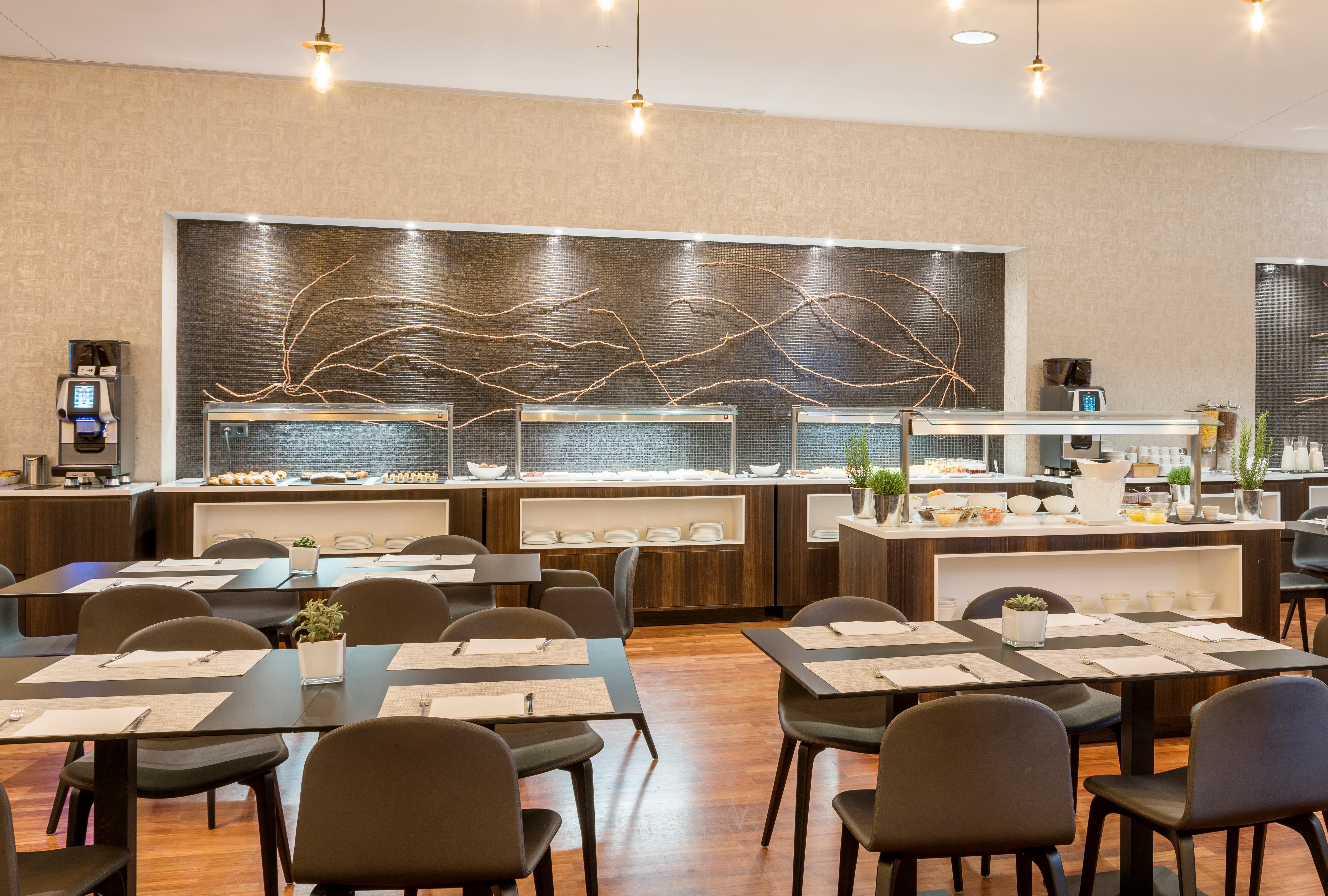 هتل Hotel ILUNION Pío XII مادرید