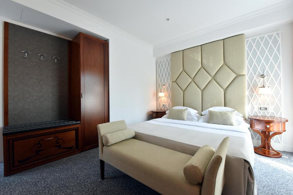 هتل Hotel Ziya پودگوریتسا