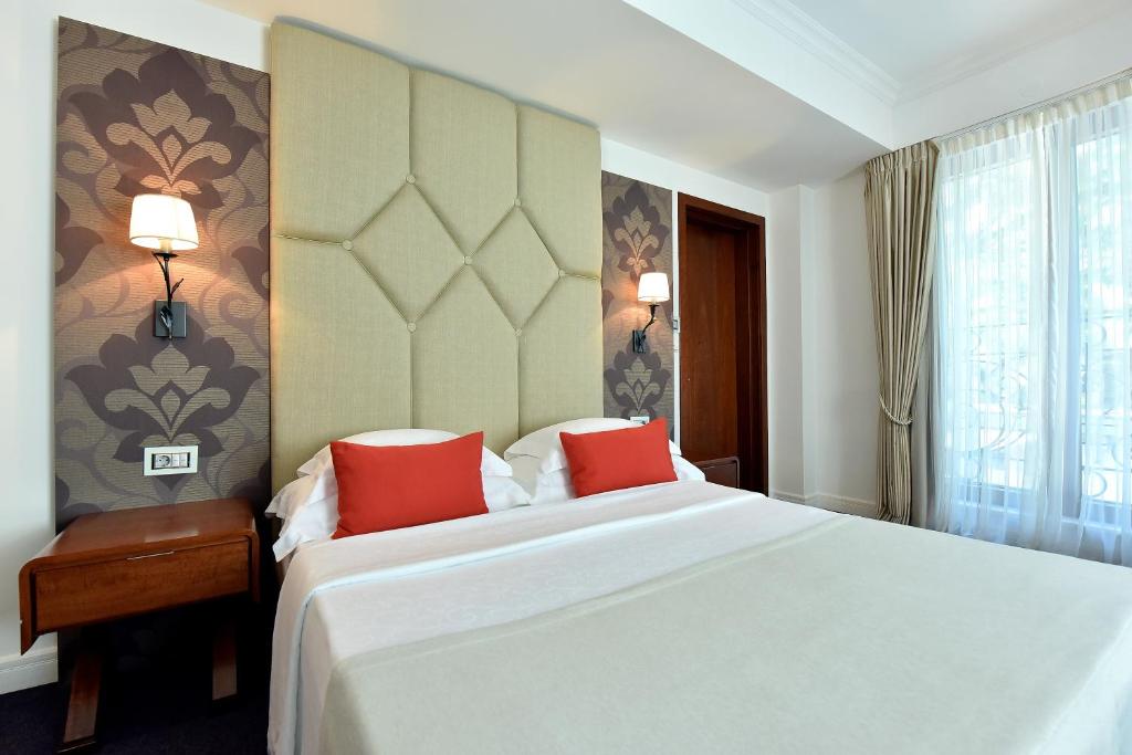 هتل Hotel Ziya پودگوریتسا