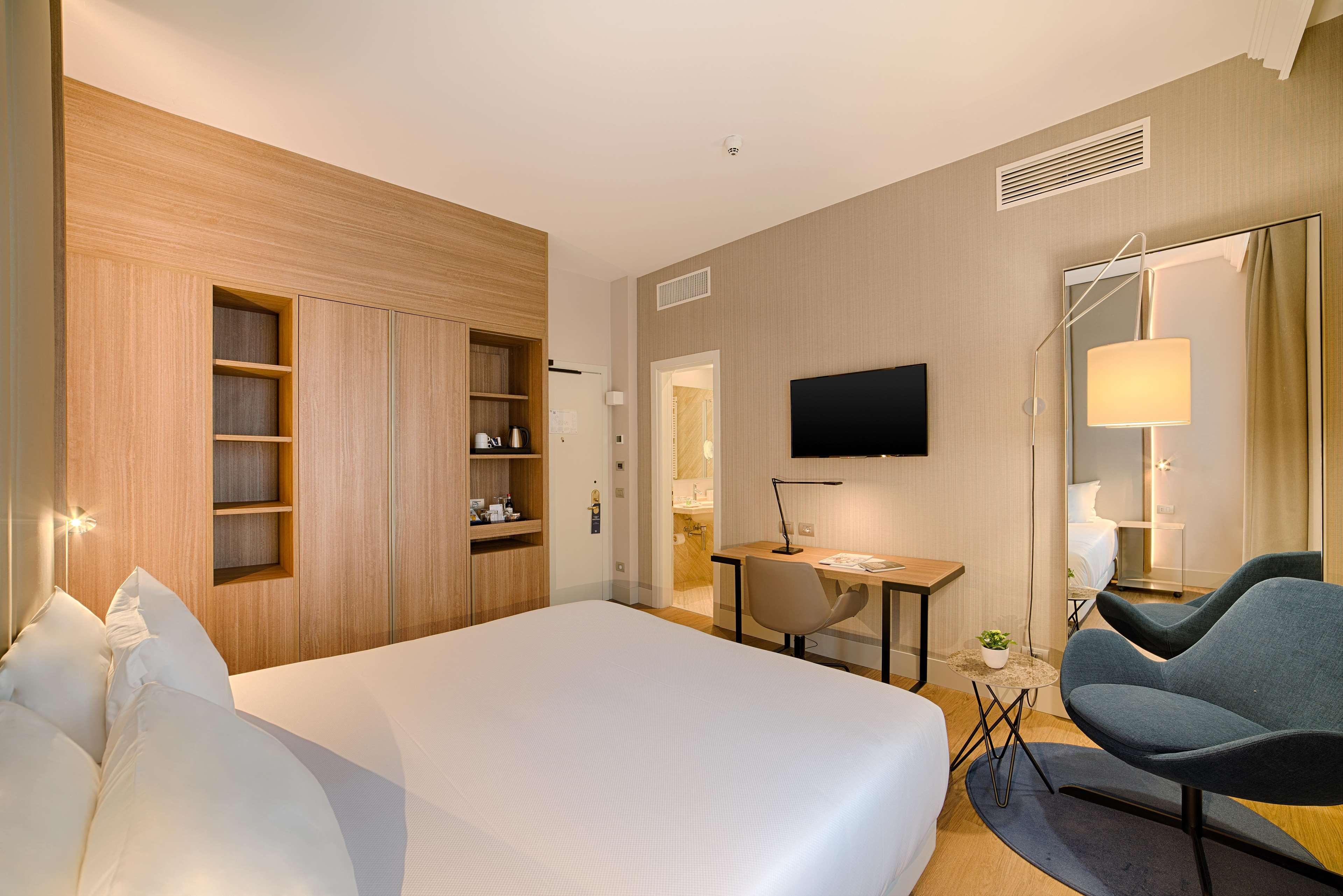 هتل NH Bologna De La Gare بولوگنا