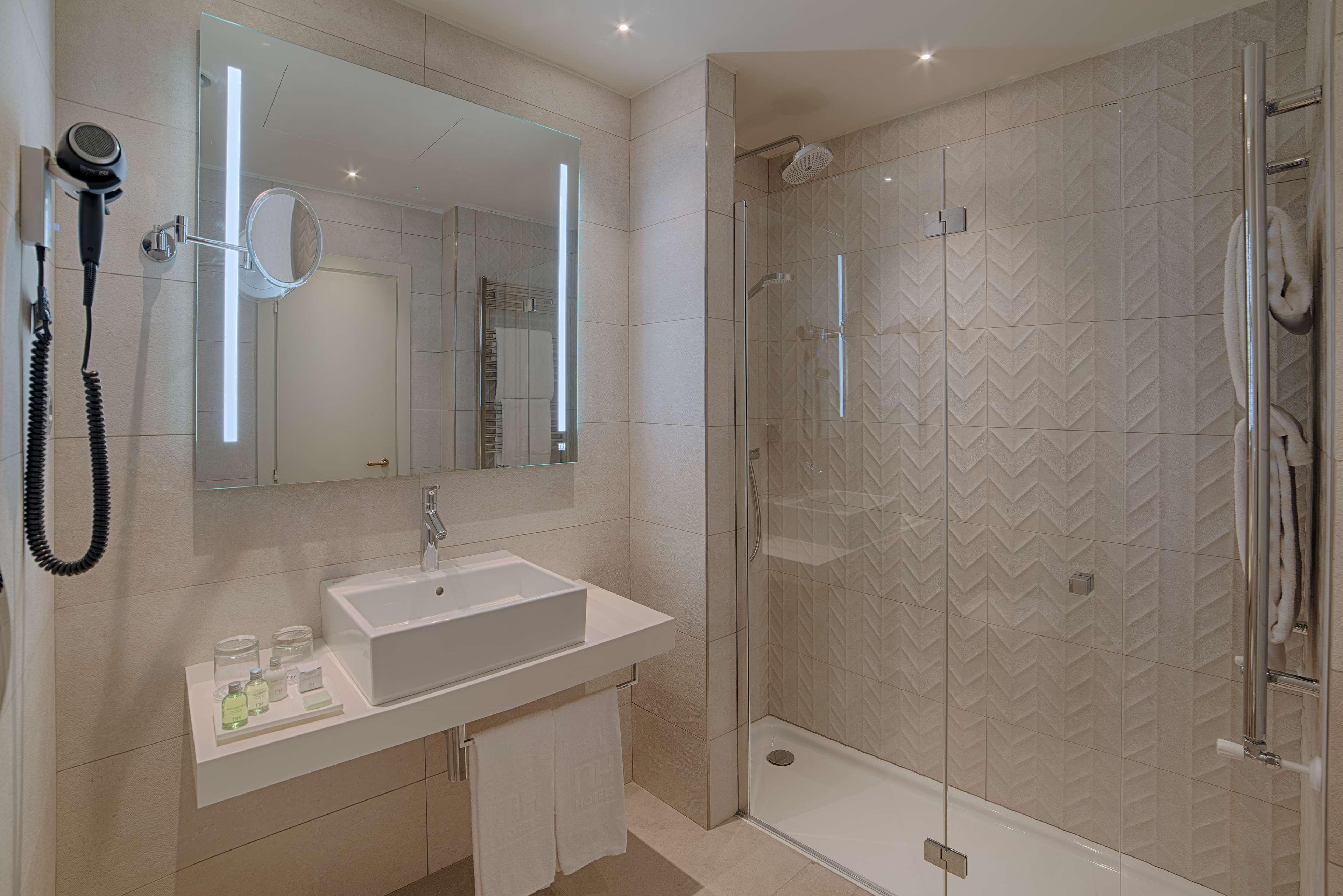 هتل NH Bologna De La Gare بولوگنا