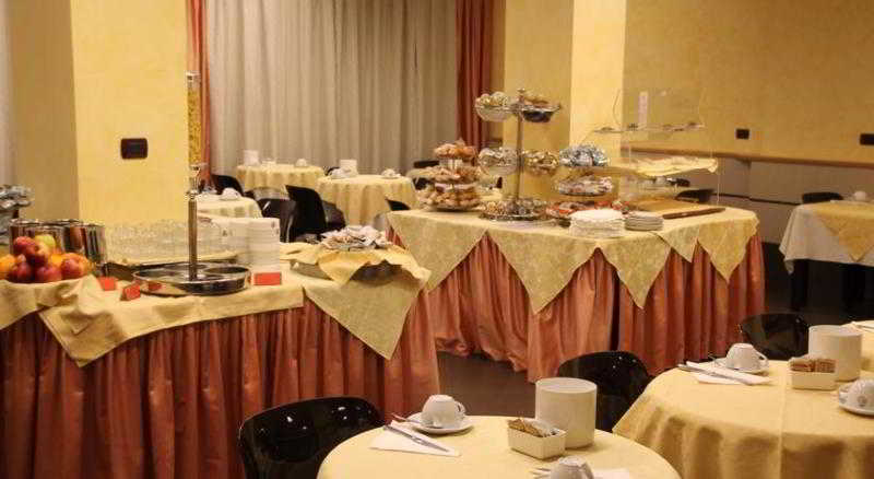 هتل Sant'Ambroeus میلان