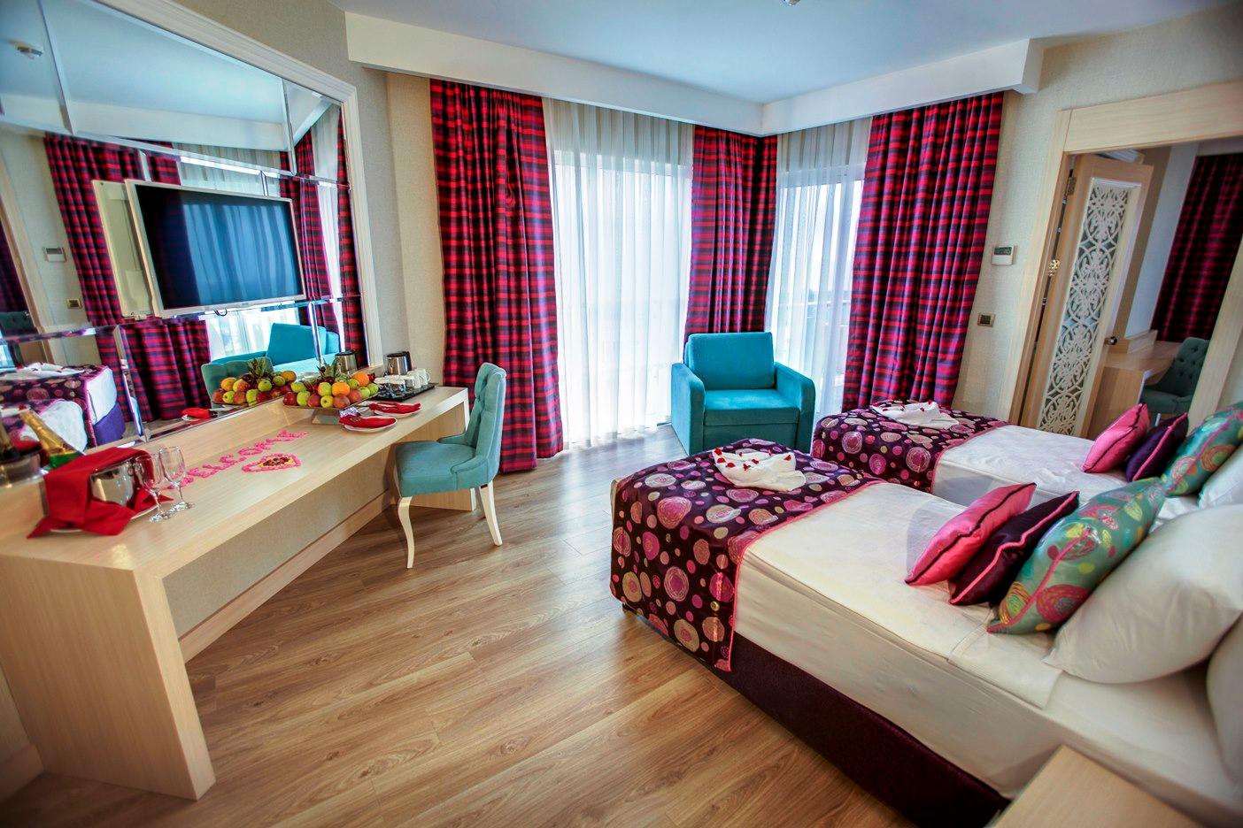 هتل Azura Deluxe Resort & Spa Hotel Avsallar