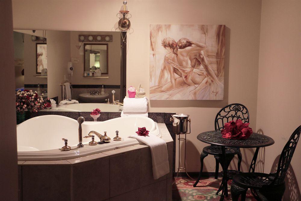 هتل Hotel Auberge Manoir Ville Marie مونترال