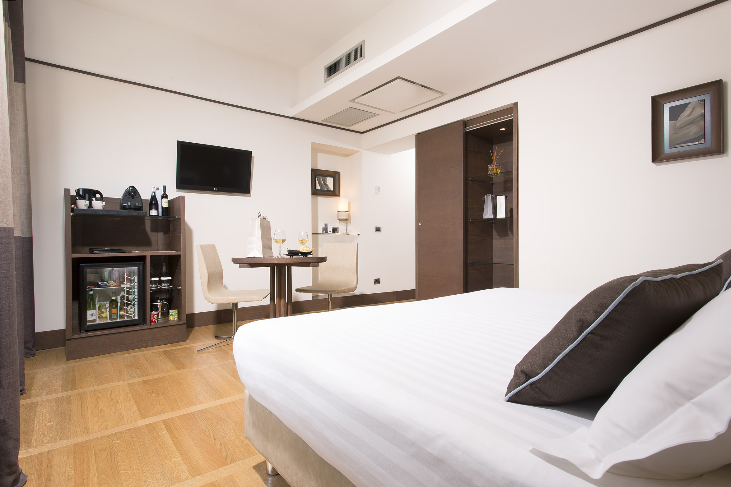 هتل The Independent Hotel رم