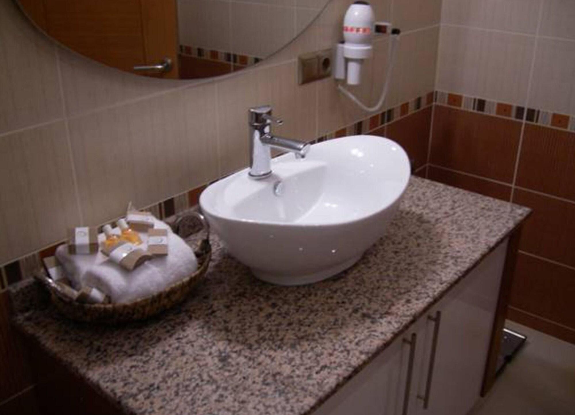هتل BC Burhan Cacan Hotel & Spa & Cafe استانبول
