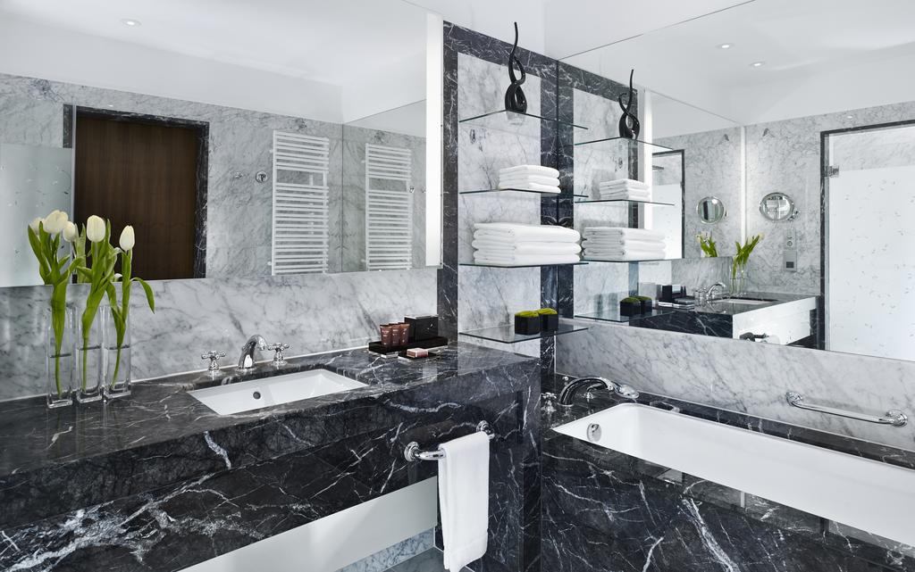 هتل The Ritz-Carlton, Vienna وین