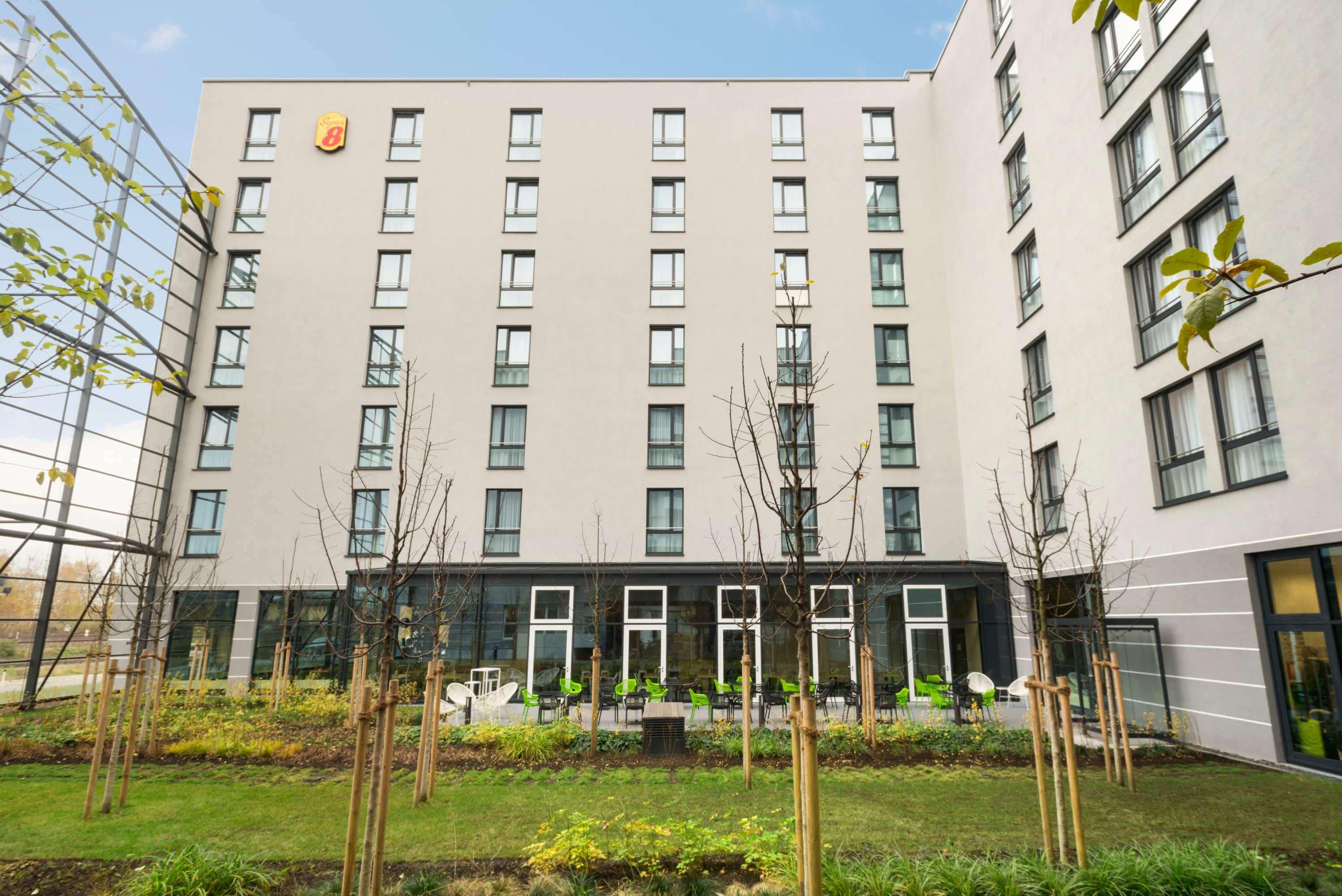 هتل Super 8 by Wyndham Munich City West مونیخ