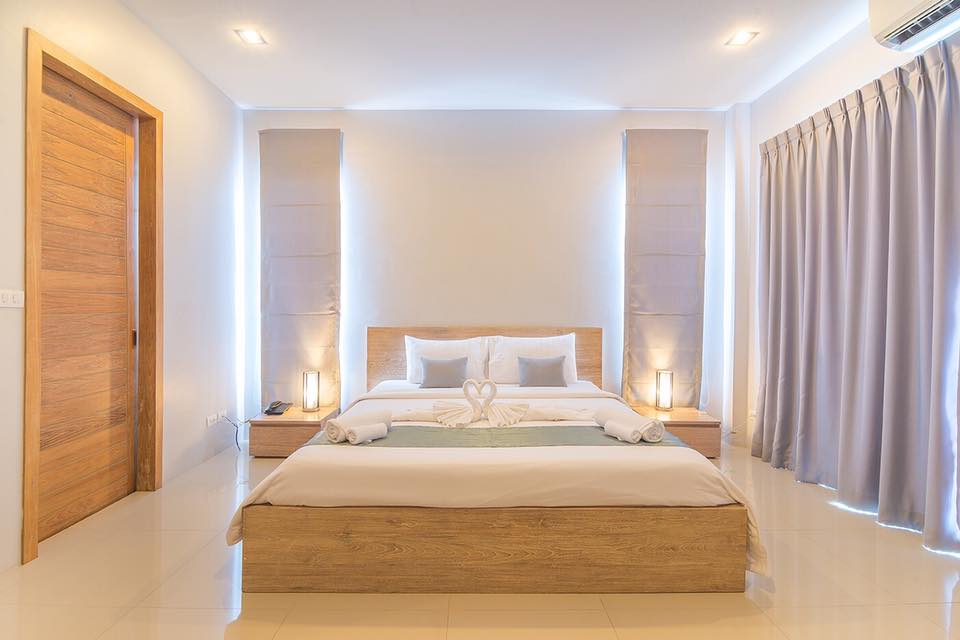 هتل Lemonade Phuket Chalong