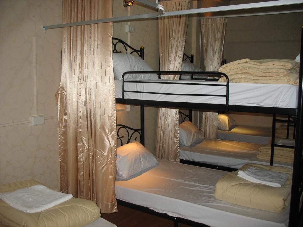 هتل Gotum Hostel & Restaurant پوکت