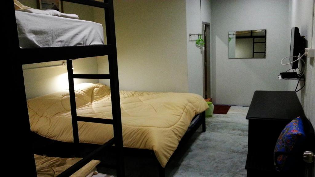 هتل Gotum Hostel & Restaurant پوکت