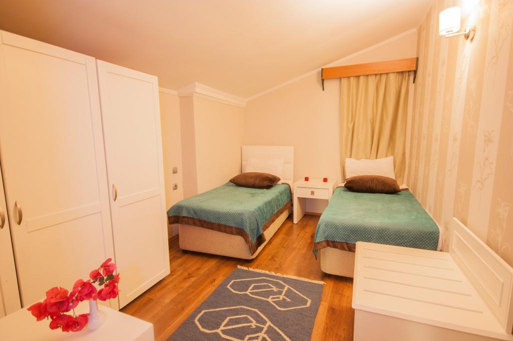 هتل Moonshine Apart بدروم