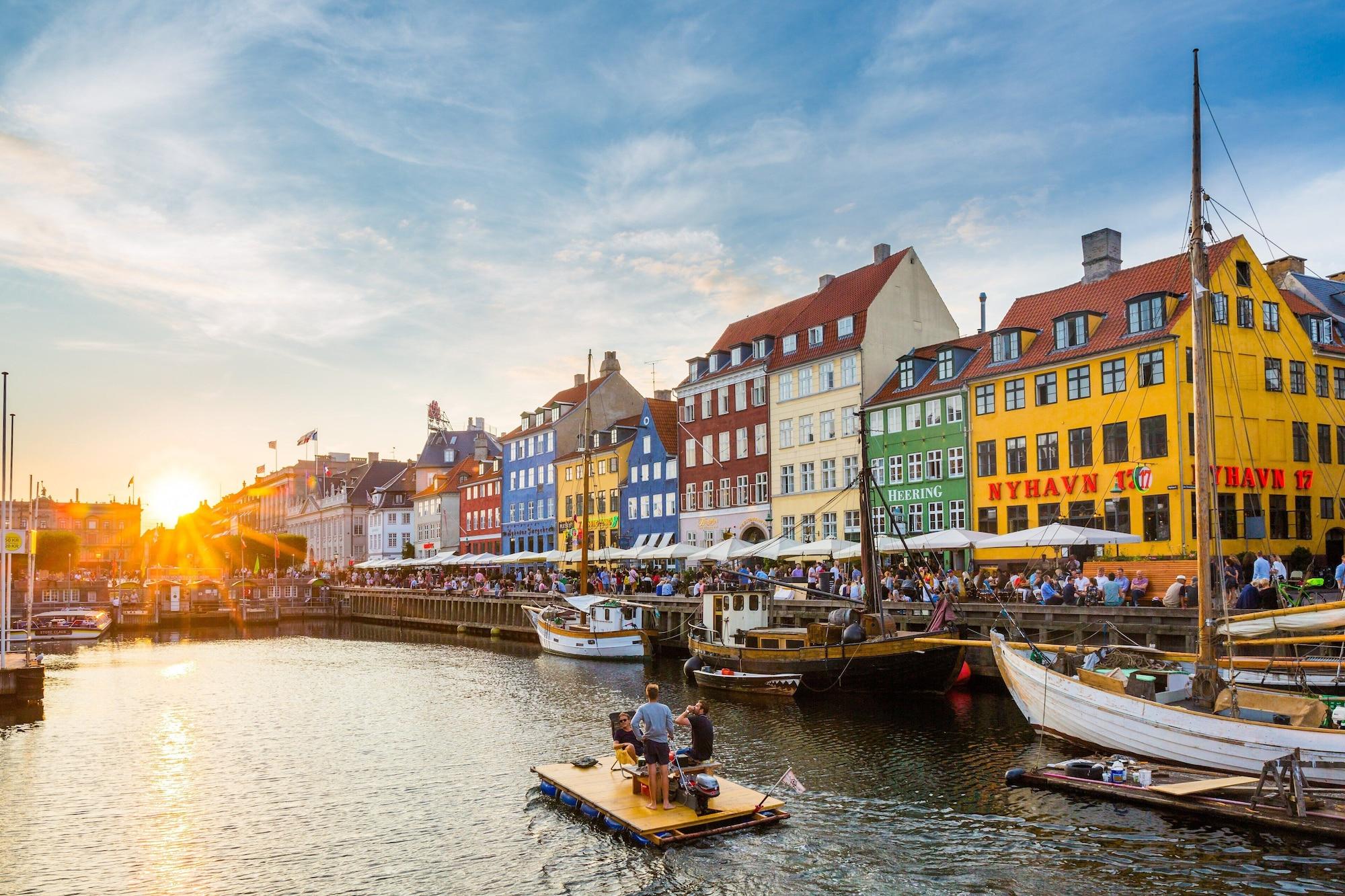 Alibaba https://cdn.alibaba.ir/ostorage/hotel/images/A4BC7CDD/33487E36A3E5E6CCB41C3BEC3EAD00AD.jpg