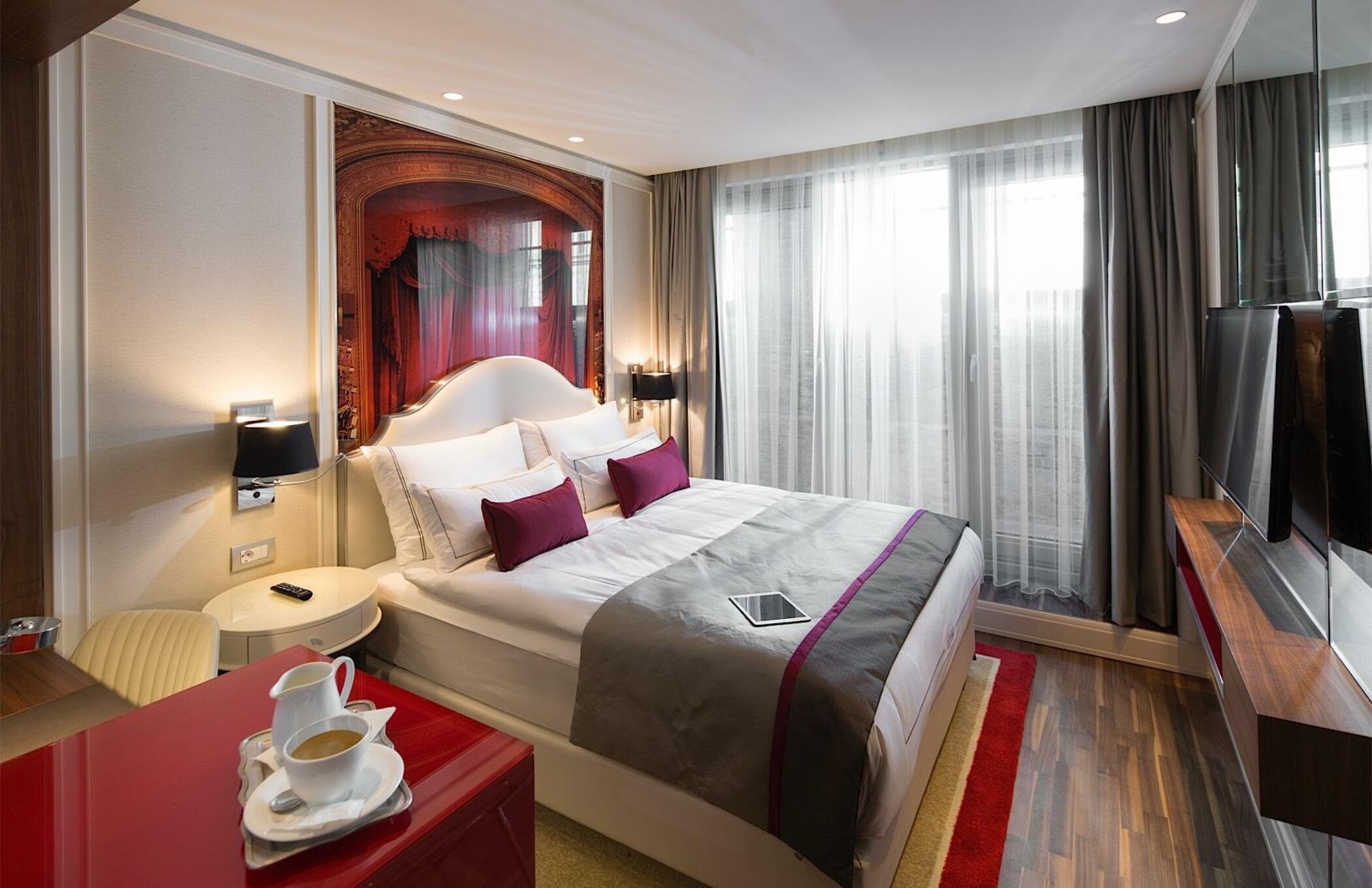 هتل Titanic Gendarmenmarkt Berlin برلین