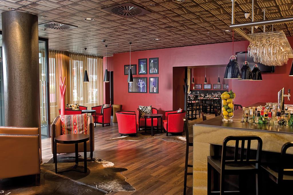 هتل Adina Apartment Hotel Frankfurt Neue Oper فرانکفورت