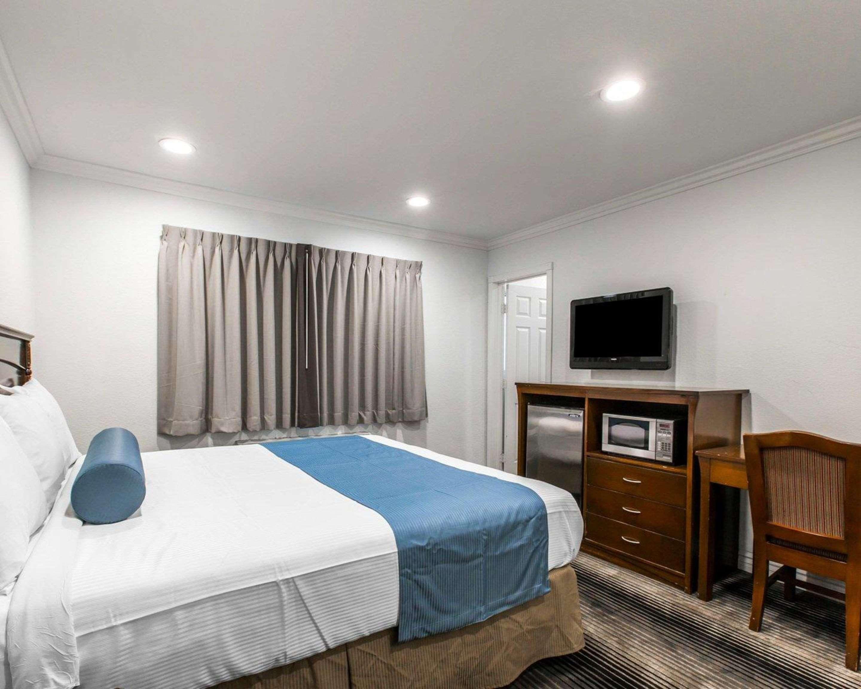 هتل Rodeway Inn & Suites Pacific Coast Highway Harbor City