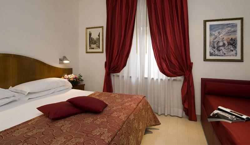 هتل De Petris رم