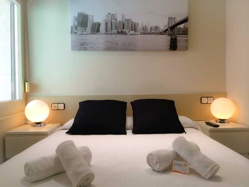 هتل Barcelona City Street Hostal بارسلونا