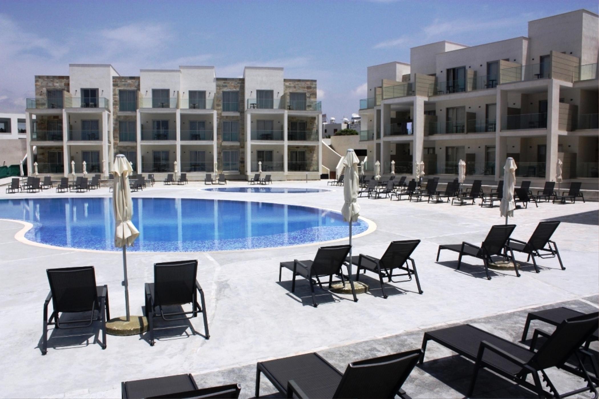هتل Amphora Hotel & Suites Paphos
