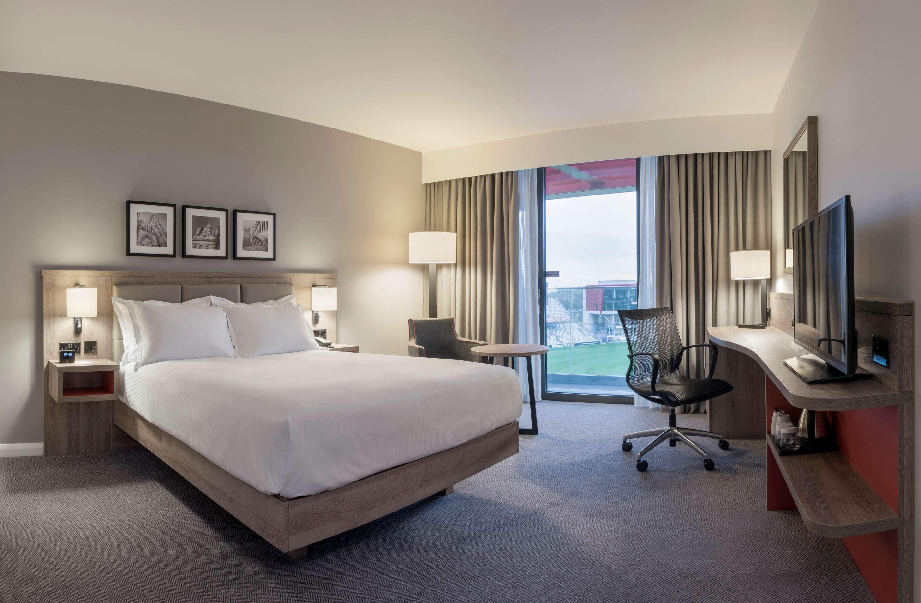 هتل Hilton Garden Inn Manchester Emirates Old Trafford منچستر