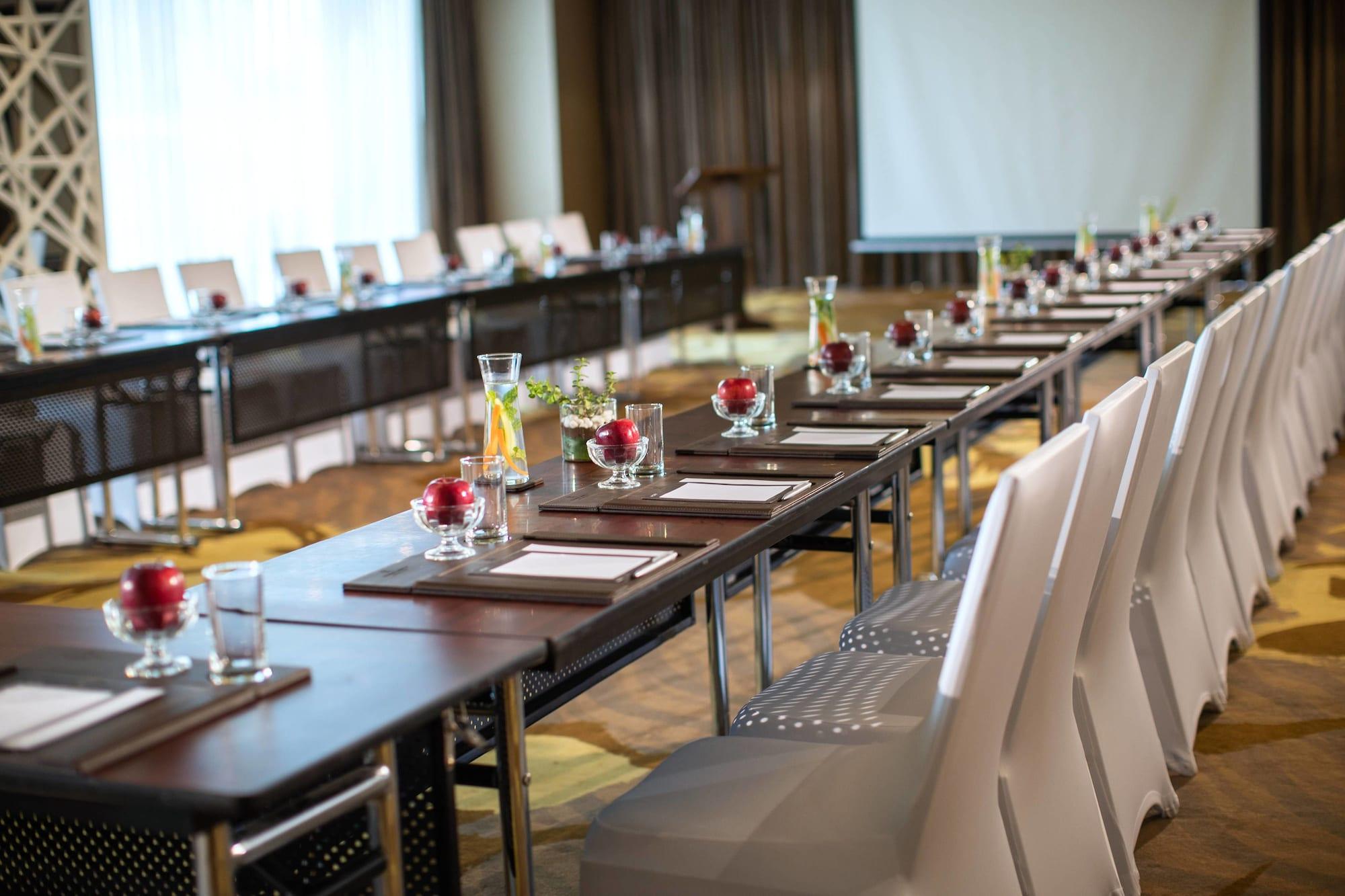 هتل Renaissance Ahmedabad Hotel احمد آباد