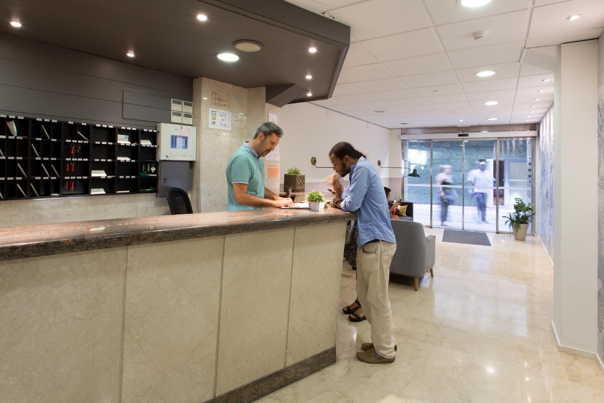 هتل Opera Ramblas Hostal بارسلونا