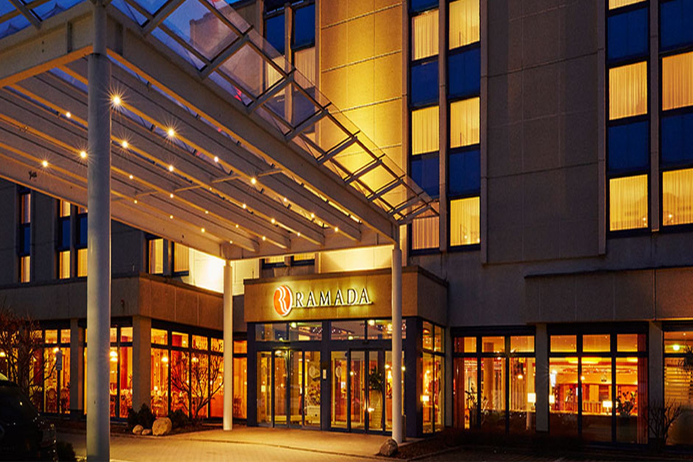 هتل H4 Hotel Leipizig Leipzig