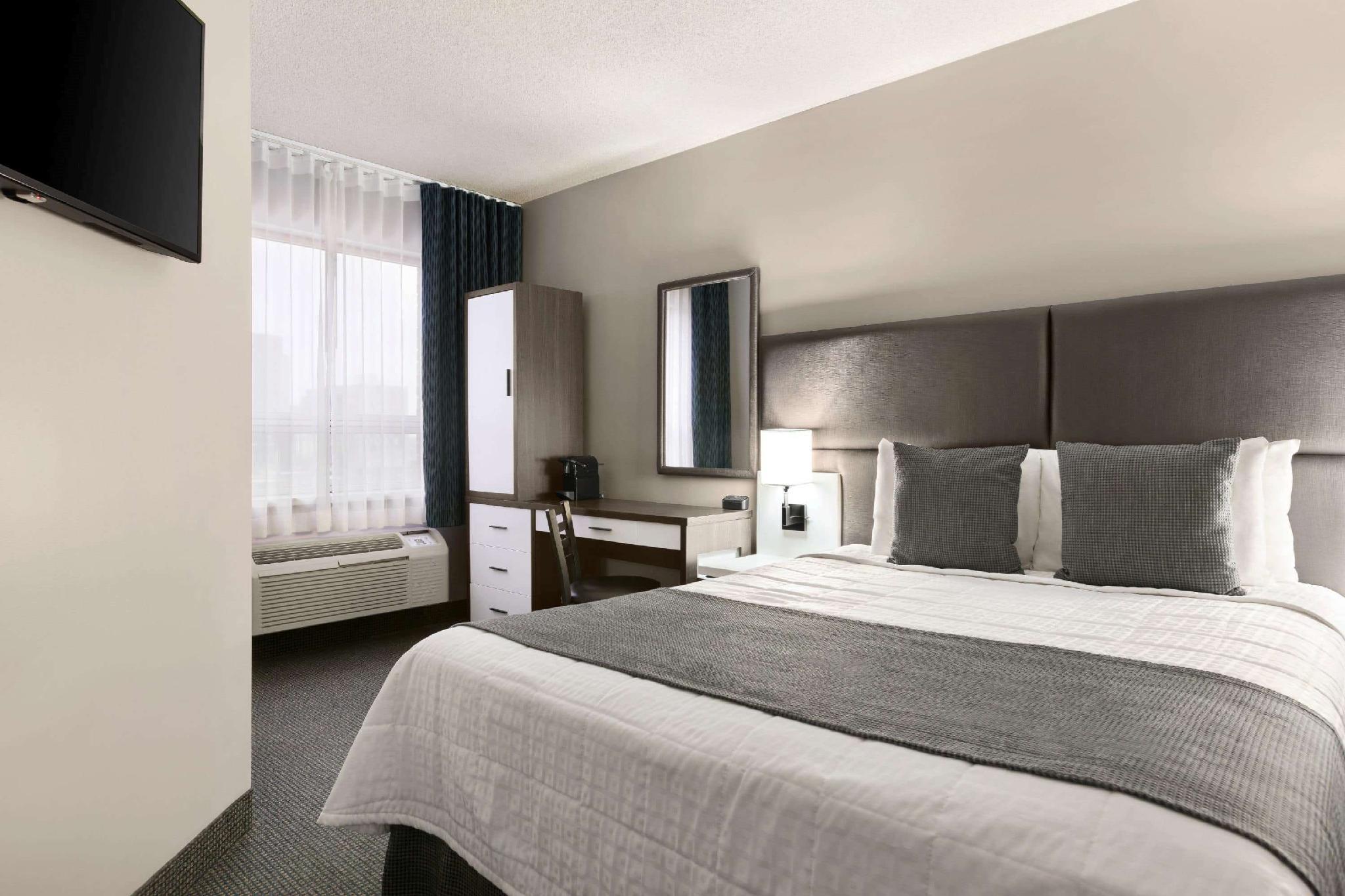 هتل Travelodge Hotel by Wyndham Montreal Centre مونترال