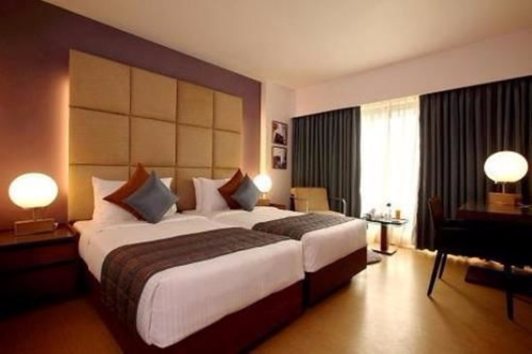 هتل Hotel Yogi Executive Bombay/Mumbai