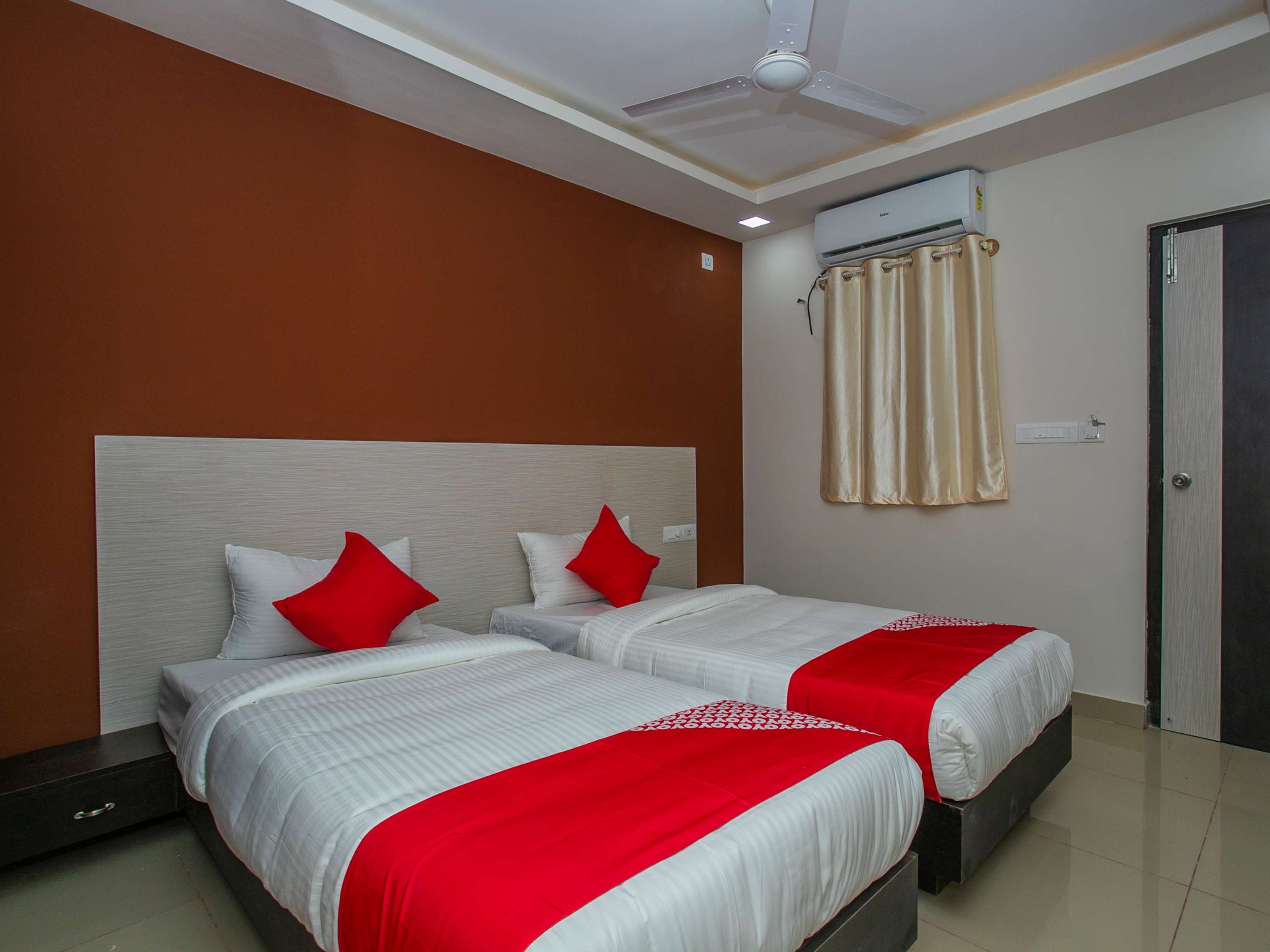 هتل Varcity Phi Pavilion By OYO Rooms Bangalore