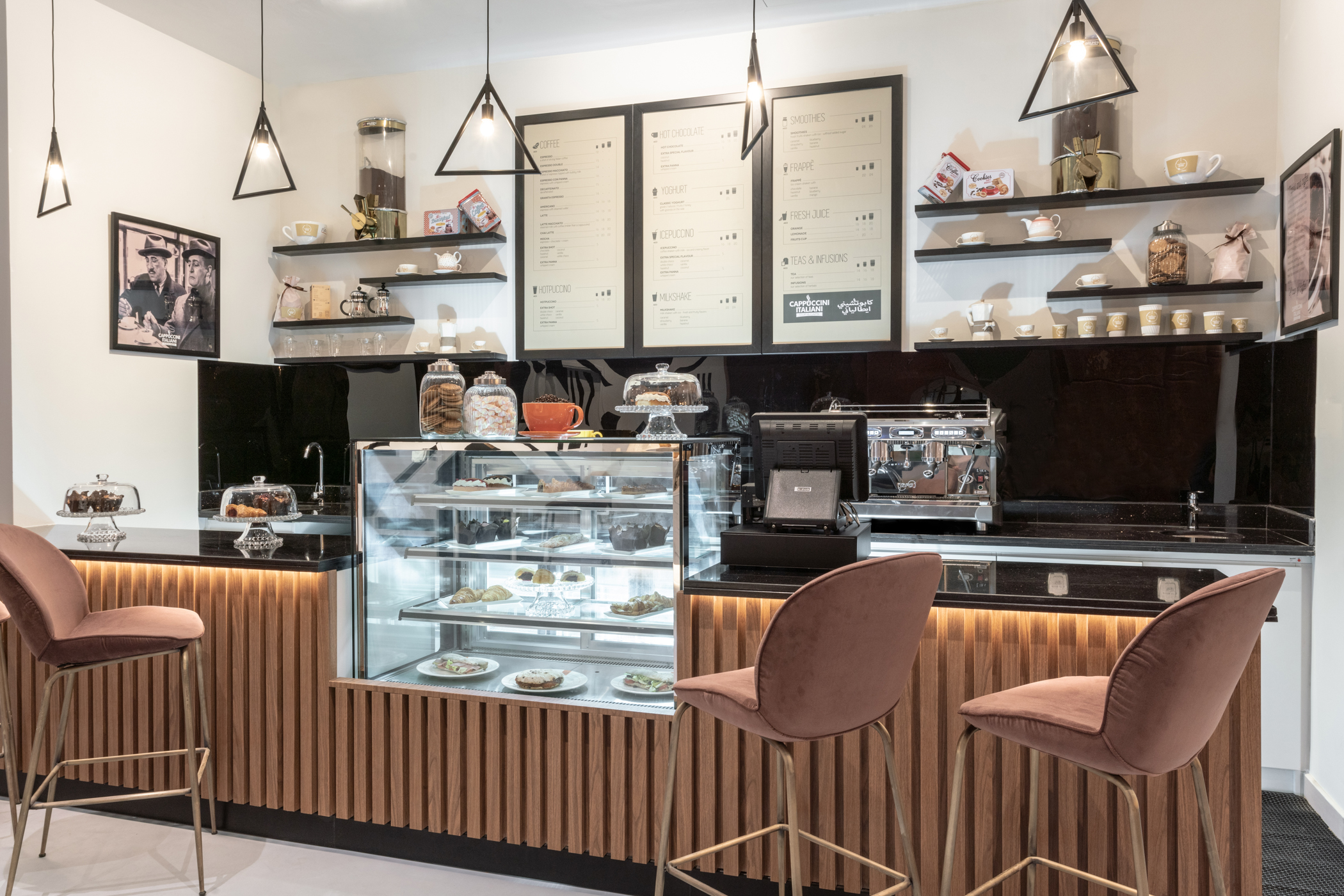 هتل LEVA Hotel, Mazaya Centre دبی