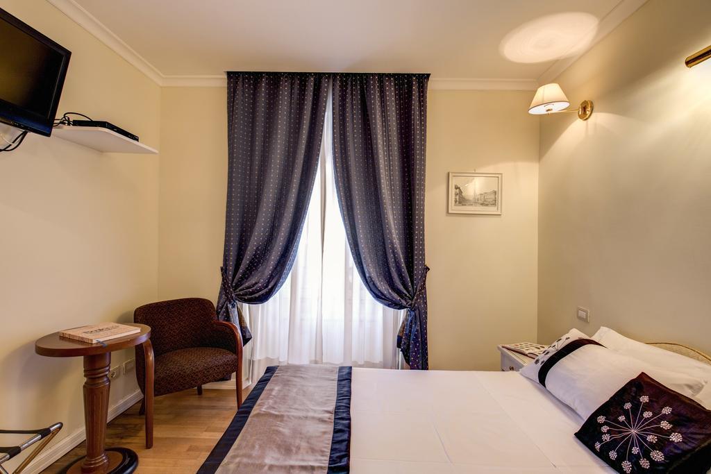 هتل Flann O'Brien Rooms رم