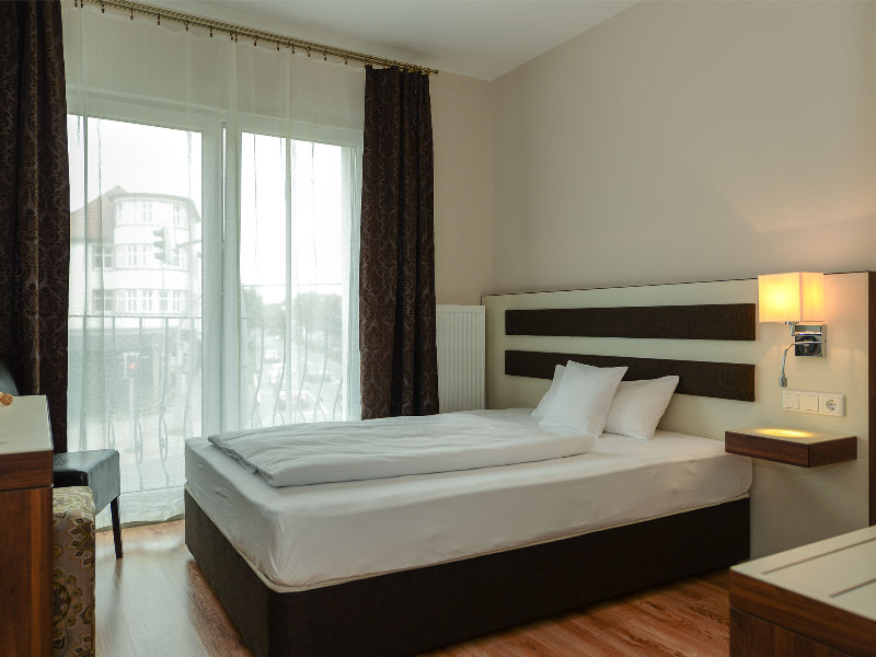 هتل Motel Plus Nordhausen Nordhausen