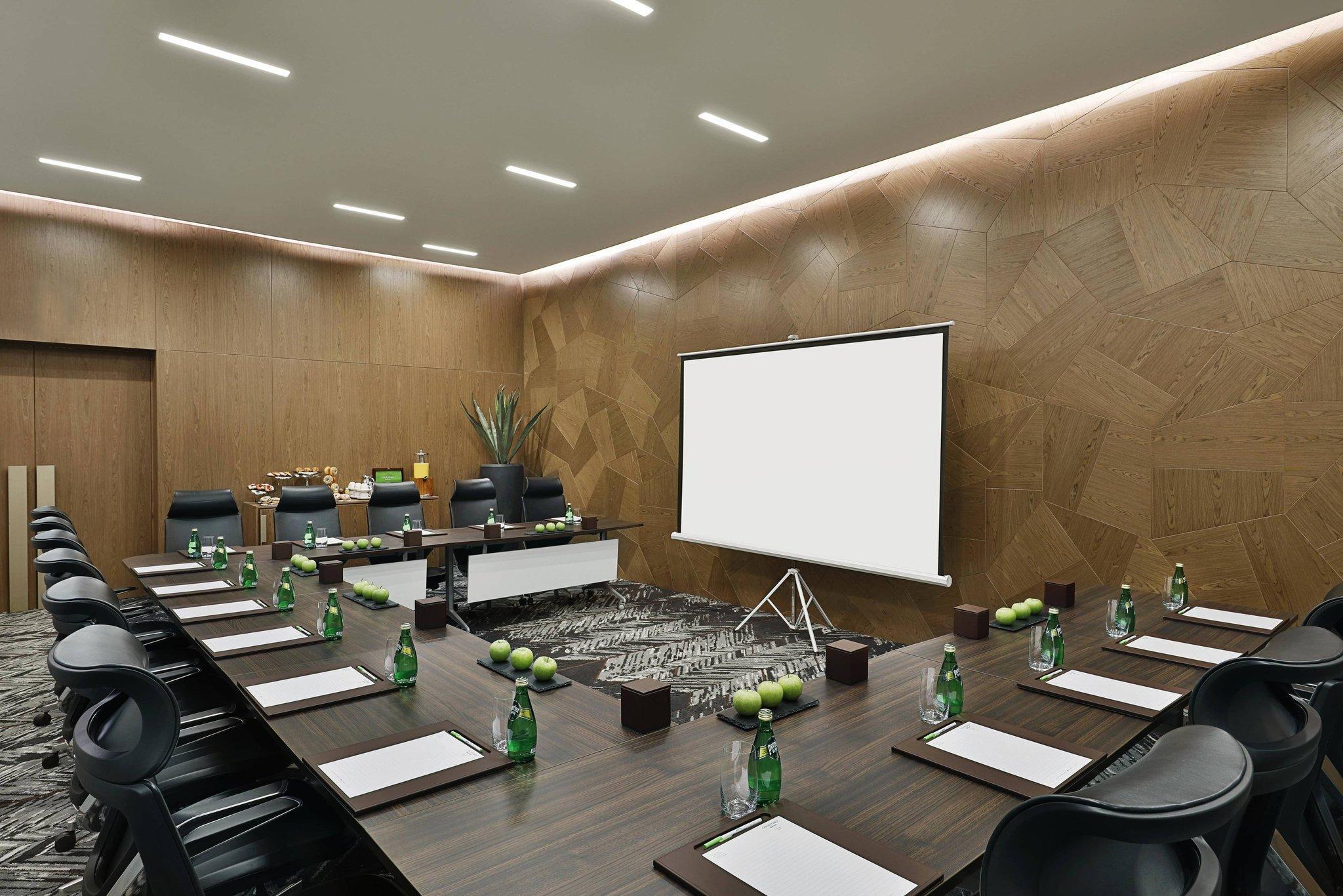هتل Courtyard Al Barsha, Dubai دبی