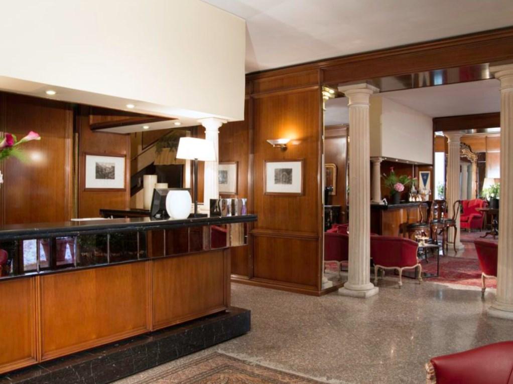 هتل Colonna Palace رم